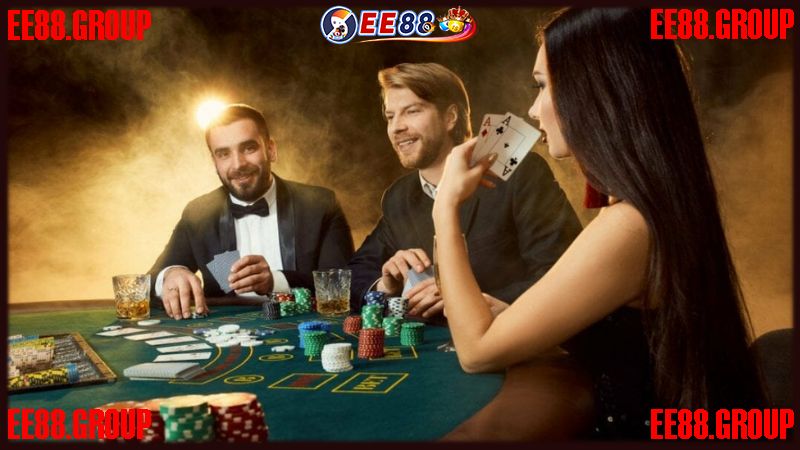 Đừng cố đoán bài đối thủ đang cùng chơi poker online